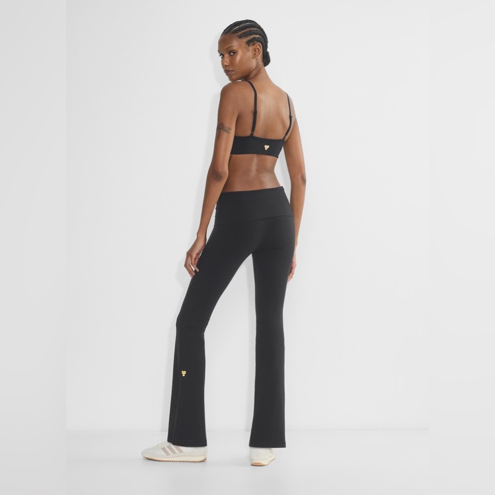 NWT - Golden BUTTER Foldover Bootcut 32" Legging - Black - Size 8